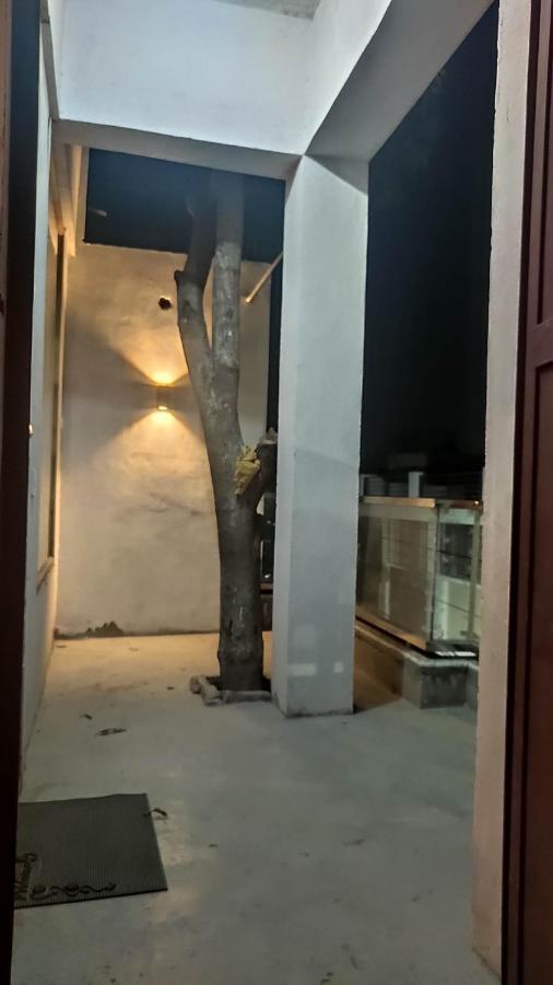 Ira Homestay Mathura - Divine Spiritual Stay エクステリア 写真