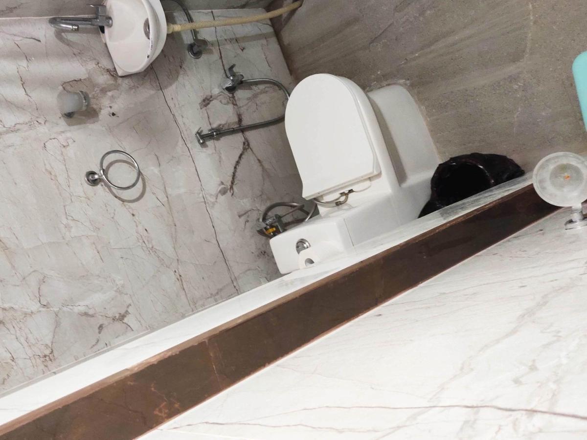 Ira Homestay Mathura - Divine Spiritual Stay エクステリア 写真