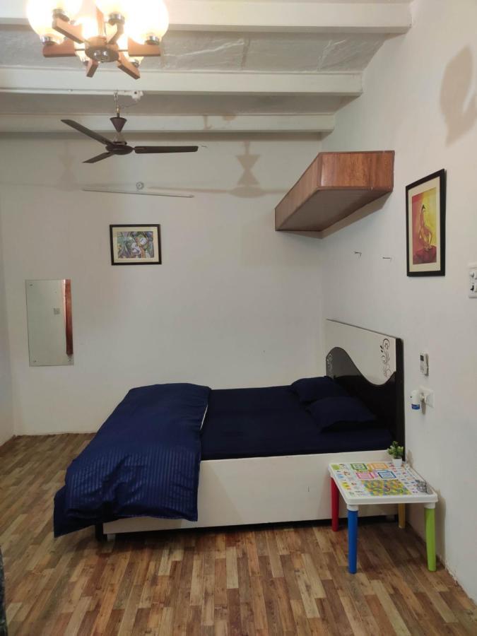Ira Homestay Mathura - Divine Spiritual Stay エクステリア 写真