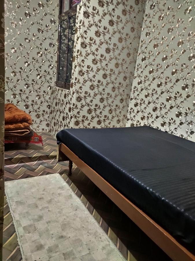 Ira Homestay Mathura - Divine Spiritual Stay エクステリア 写真