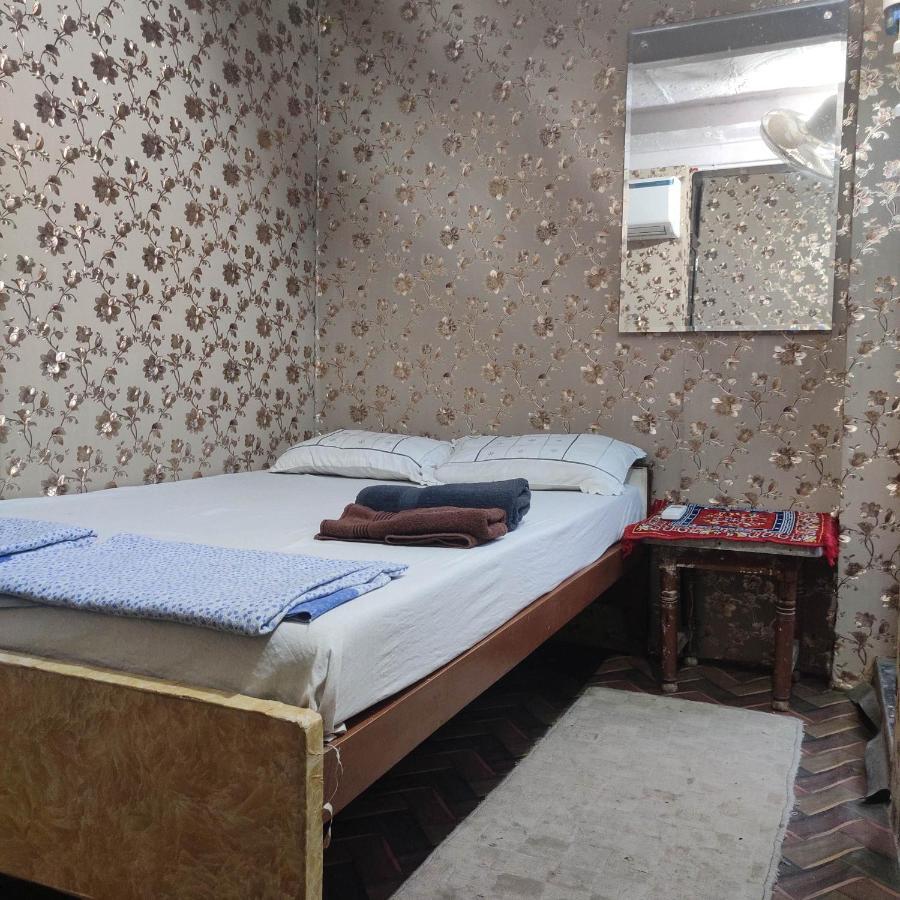 Ira Homestay Mathura - Divine Spiritual Stay エクステリア 写真